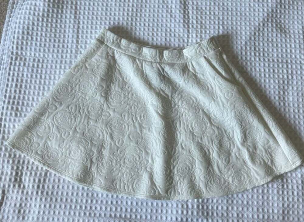 Joe B by Joe Benbasset White Rose Textured Skater Skirt Size Large